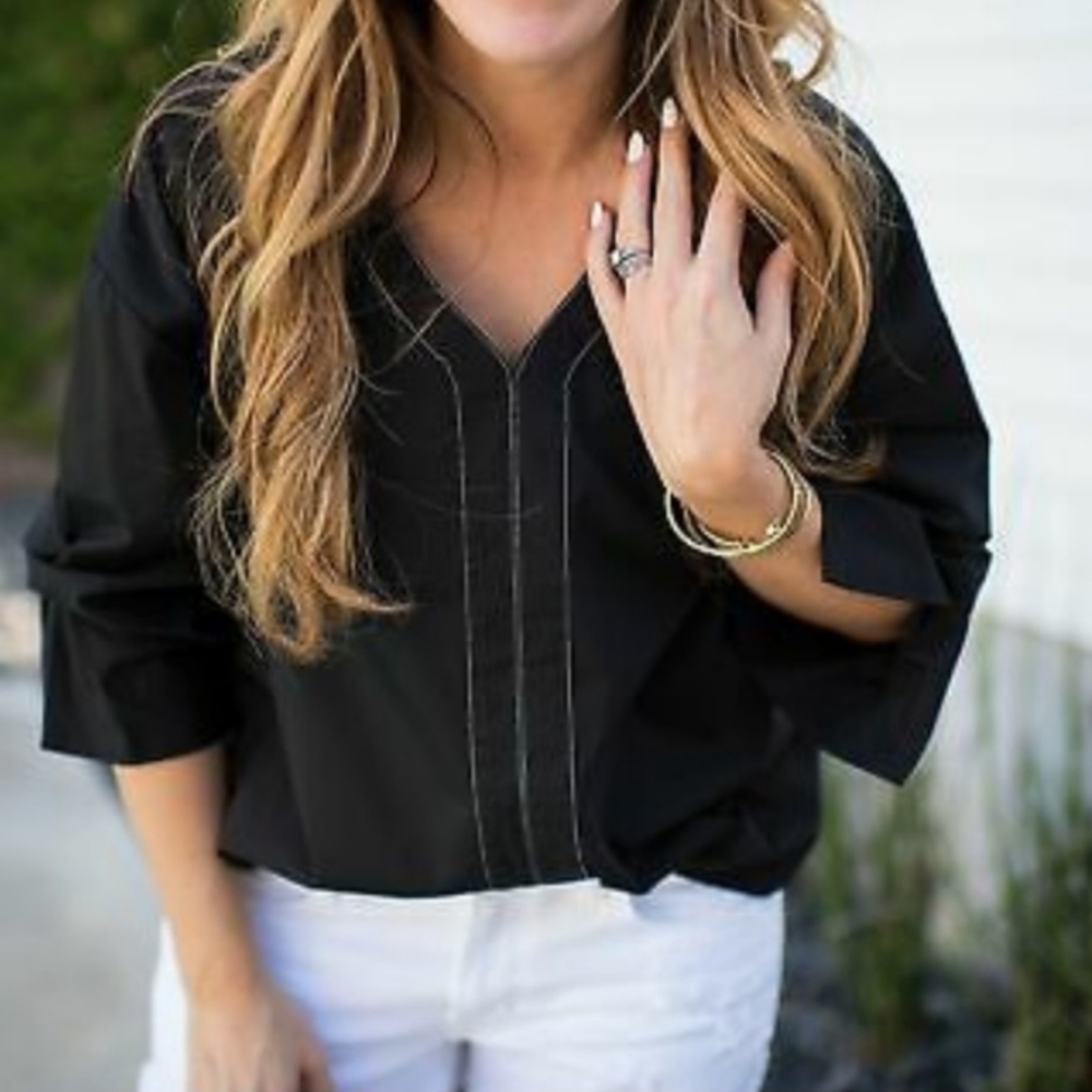 Rachel Hollis black top